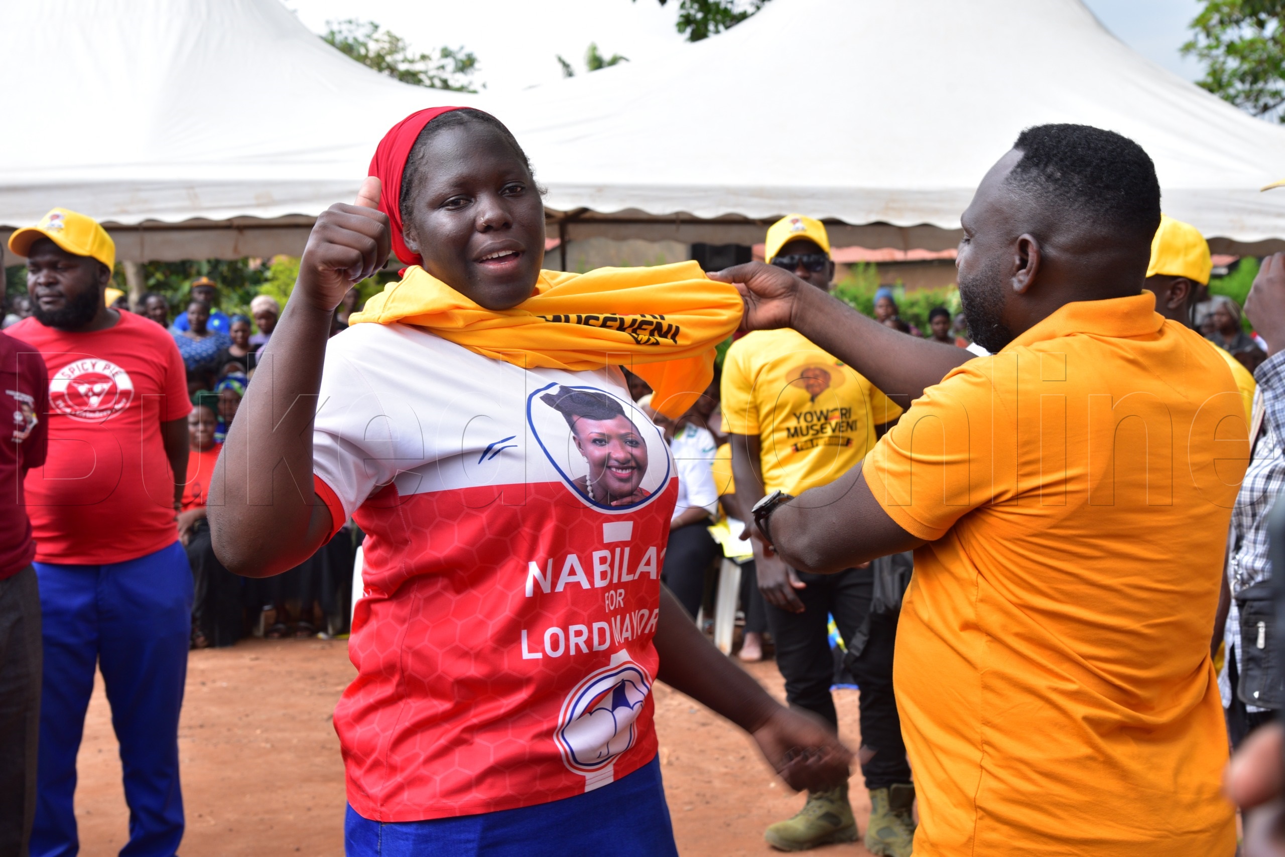 Ndase ng'ayambaza omu ku bakazi abaasaze ekkubo omujoozi gwa NRM