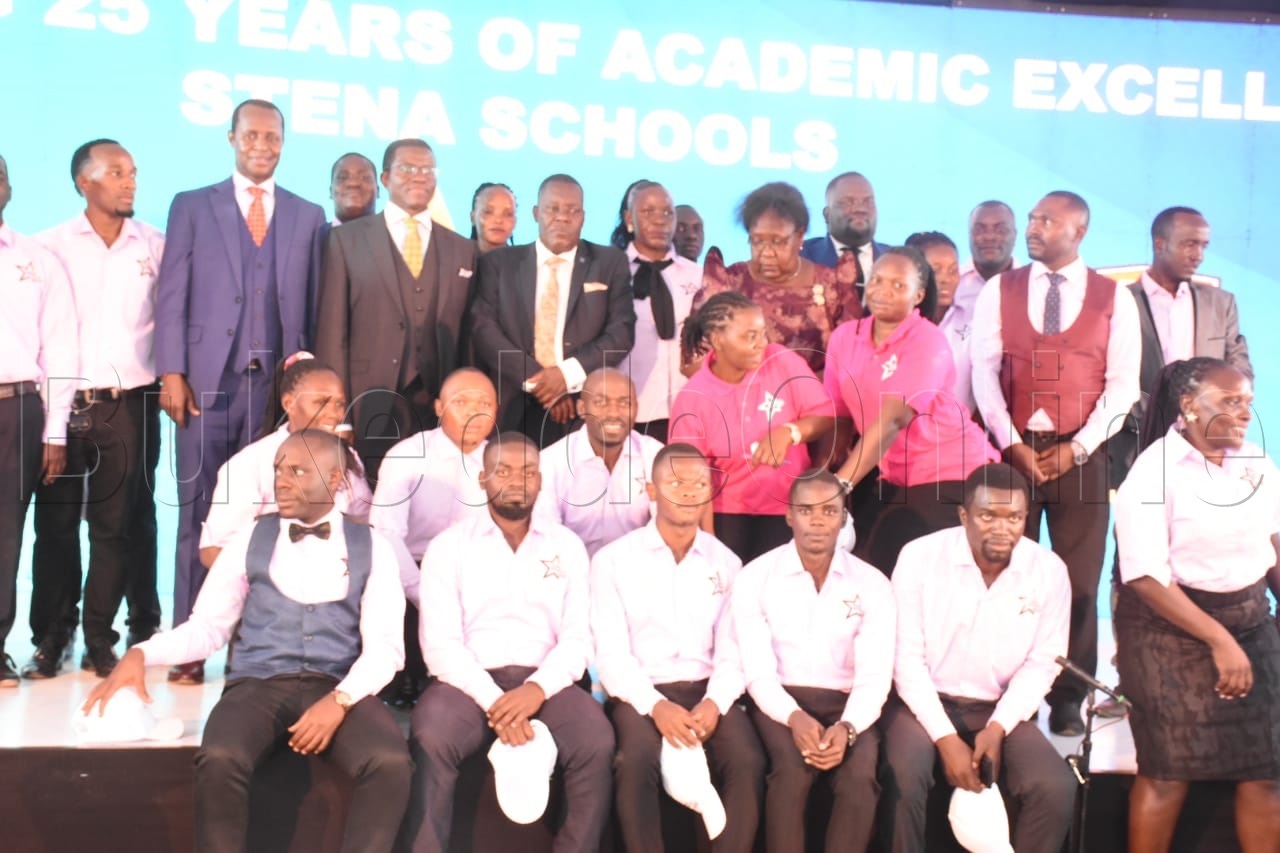 Katikkiro Mayiga n'abasomesa ba Stena schools