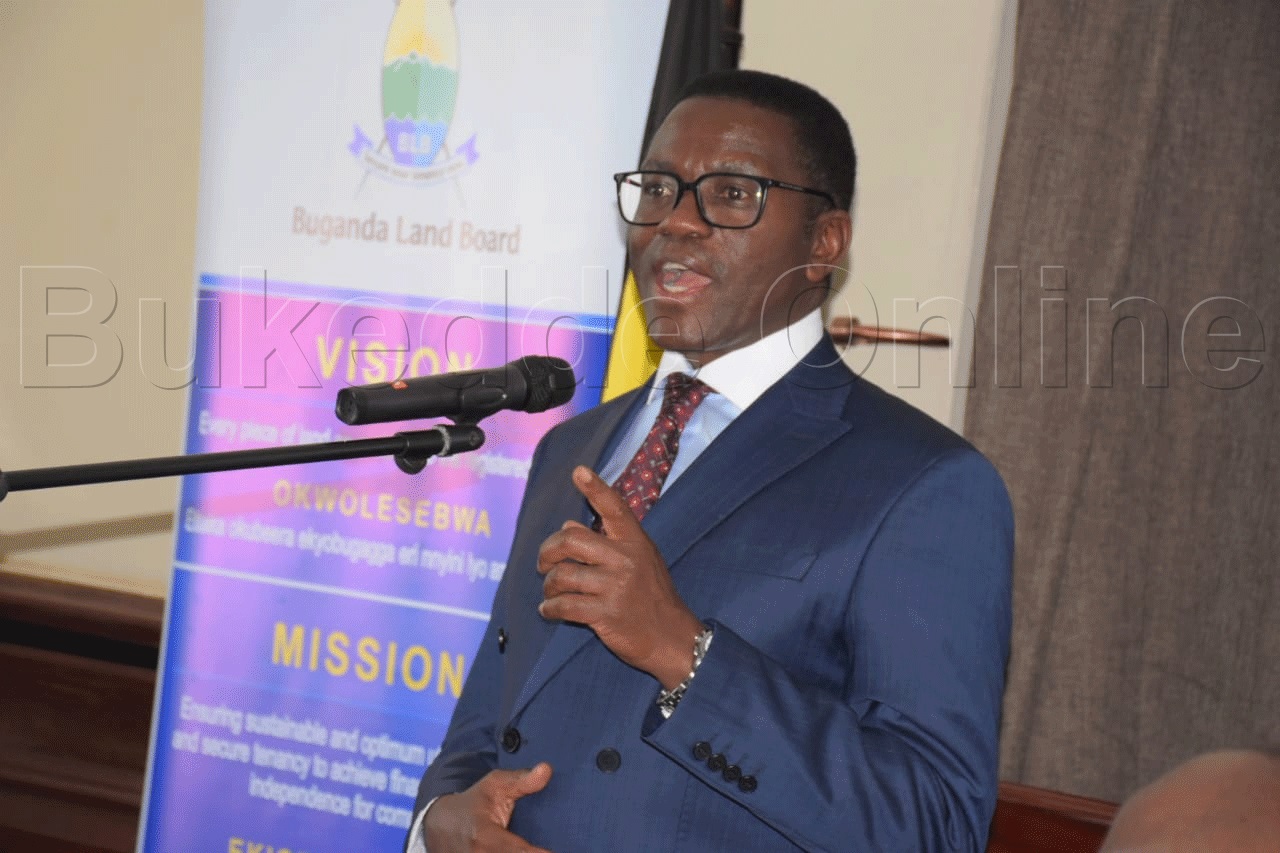 Katikkiro Mayiga ng'ayogera