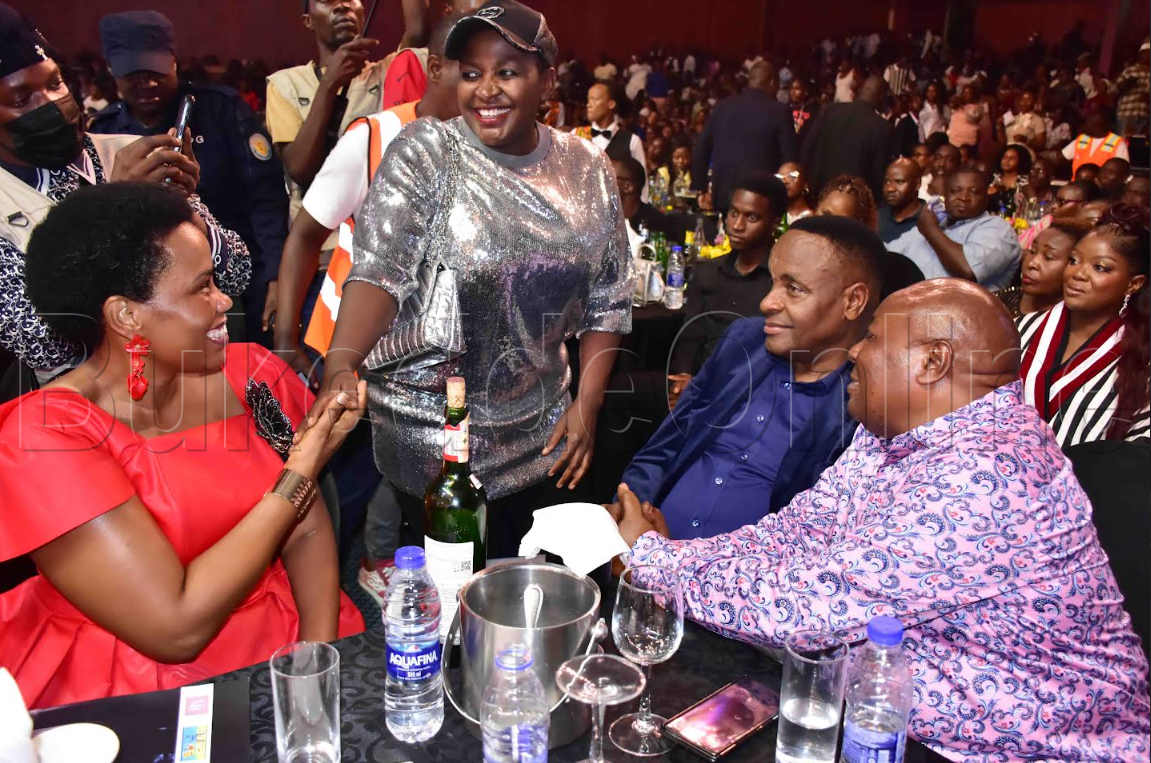 Hadijah Namyalo ng'abuuza ku bantu