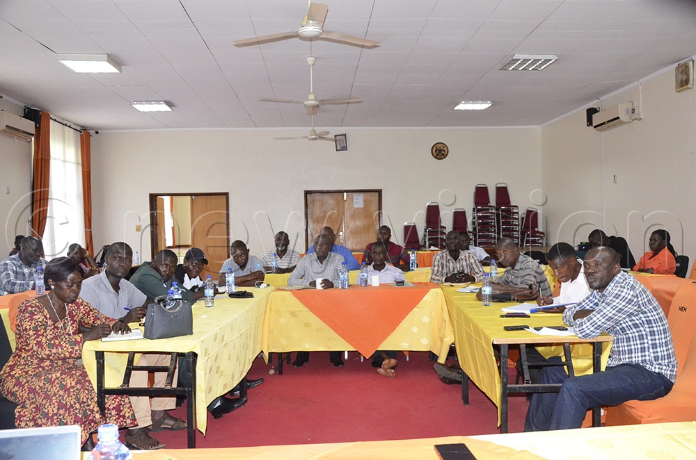Members of Bunyoro Tooro Sugarcane Farmers Association (BUTOS) attending the extraordinary meeting to discuss the proposed tax. (Photo by Yosam Gucwaki)