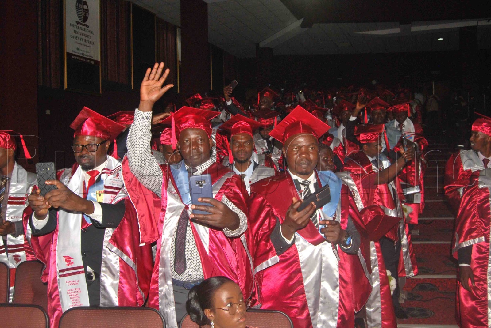 Abamu ku batikkiddwa