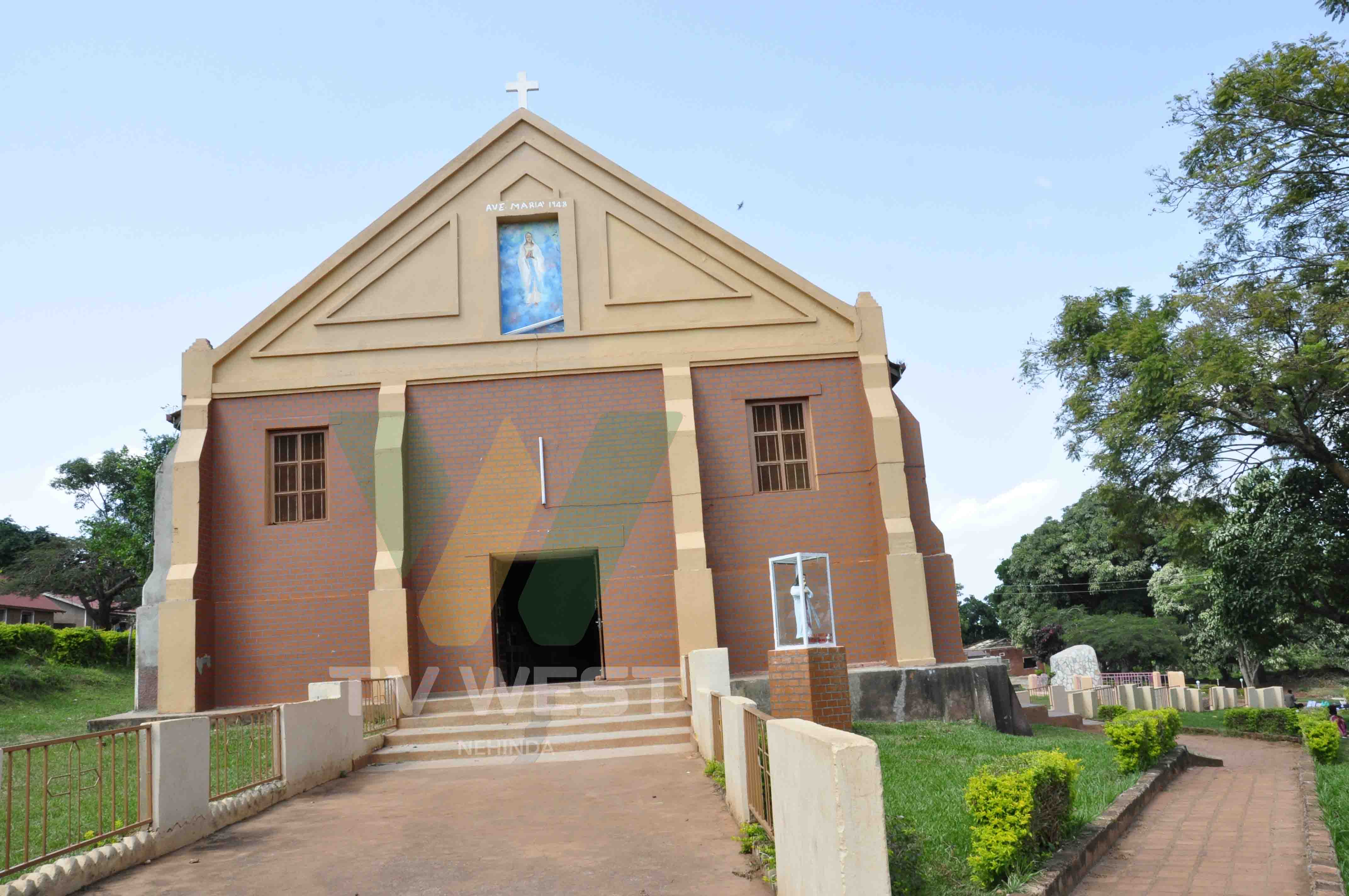 Sente zirikwingana shiringi miriyooni 350 nizo zirikwetengwa kumarira omurimo gw'okwombeka ekereziya egi.