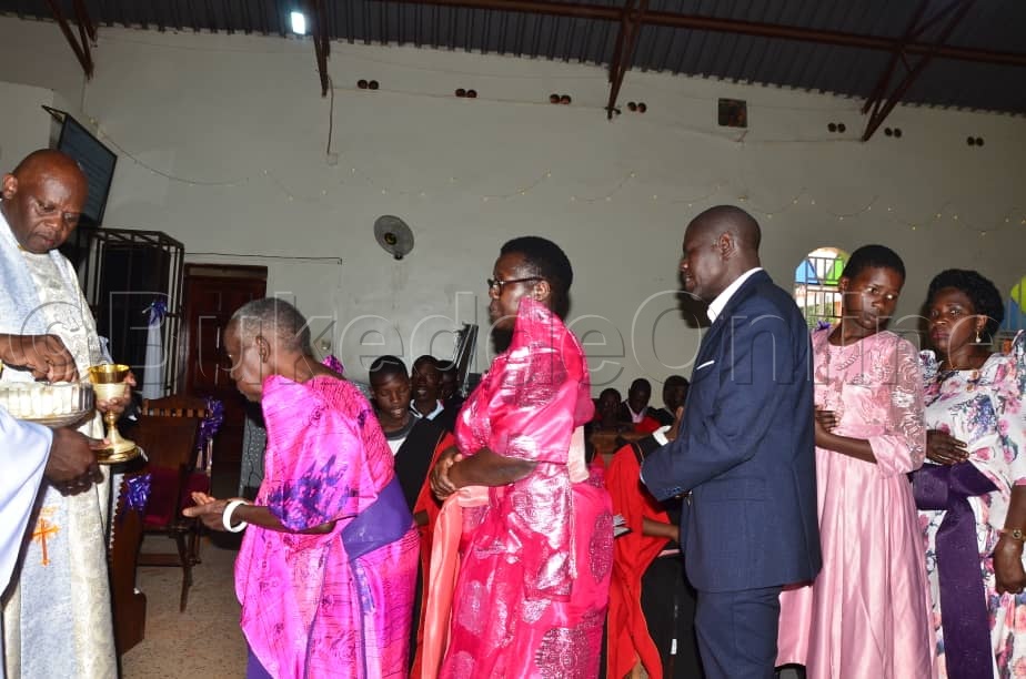 Abamu ku Bakristu abaabadde mu mmisa ya Paasika