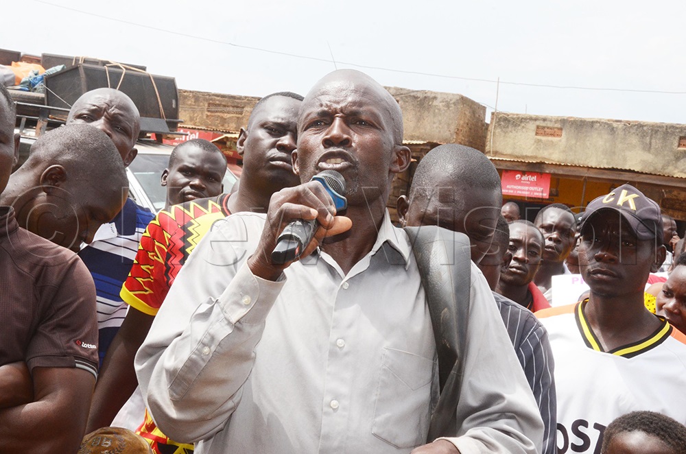 Residents having a say during the campaign trail. (Credit: Isaac Nuwagaba)