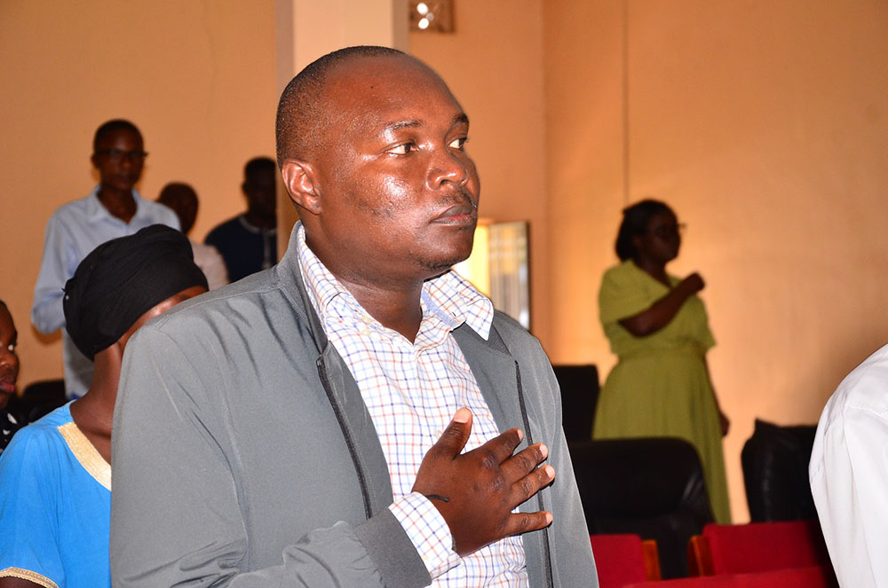 Paul Odunde, the Kakira town council councilor said he needed answers from the CAO because traders had bidding agreement with Kakira town council. (Photo by Jackie Nambogga)