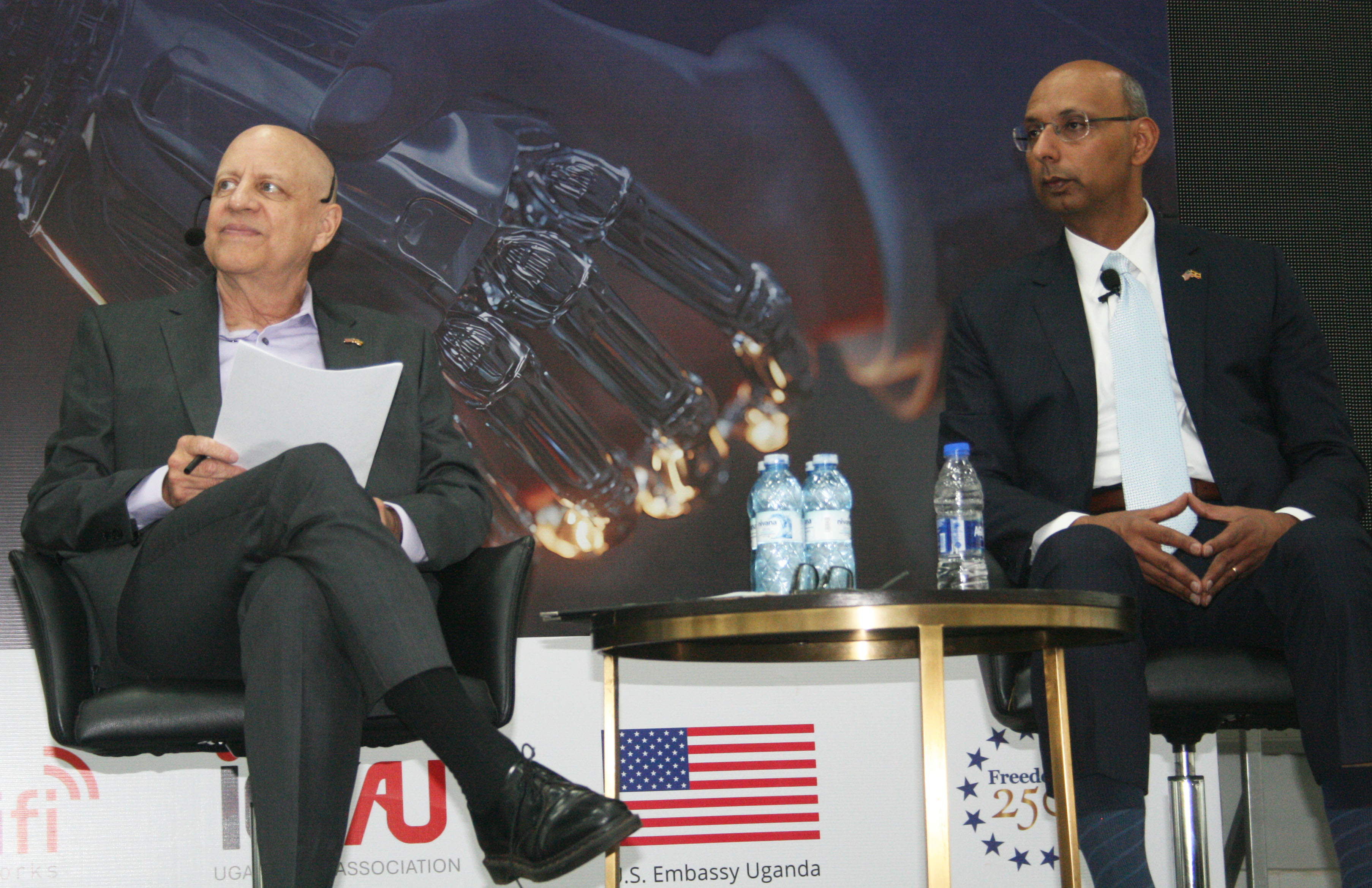 US&rsquo;s Al I and IT Expert Vivek Mohindra and Uganda&rsquo;s Ken Stober of Simplifi Networks, Bugolobi during an AI dialogue at Nakawa 