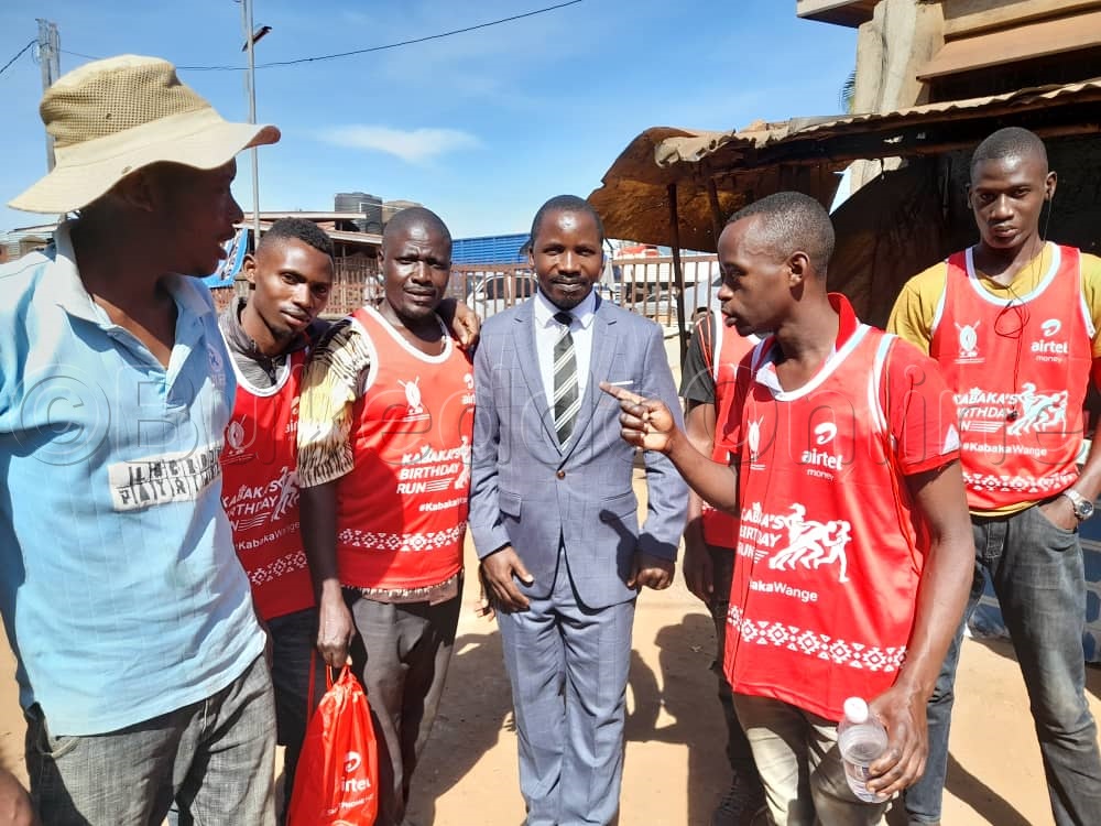 Omubaka Mukasa n'abamu ku bantu b'akulembera e RUbaga South.