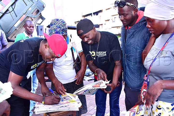 Dj Shiru Ne Bruno Betty Nga Bayambako Abantu Okujjuza Akakonge.