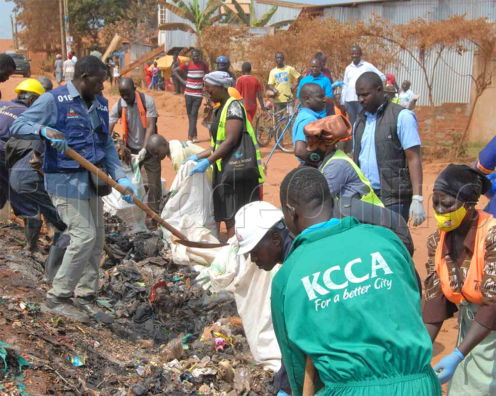 Abatuuze basitukiddemu okugogola emyala e Mutungo