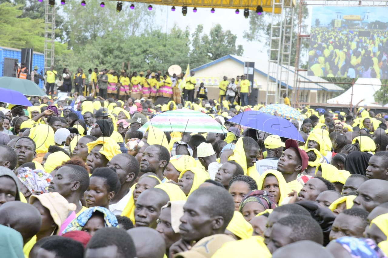 Voters listening to the President's address at the rally.