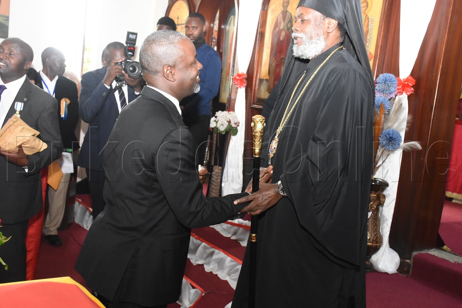 Thomas Tayebwa ng'abuuza ku Muzeeyi