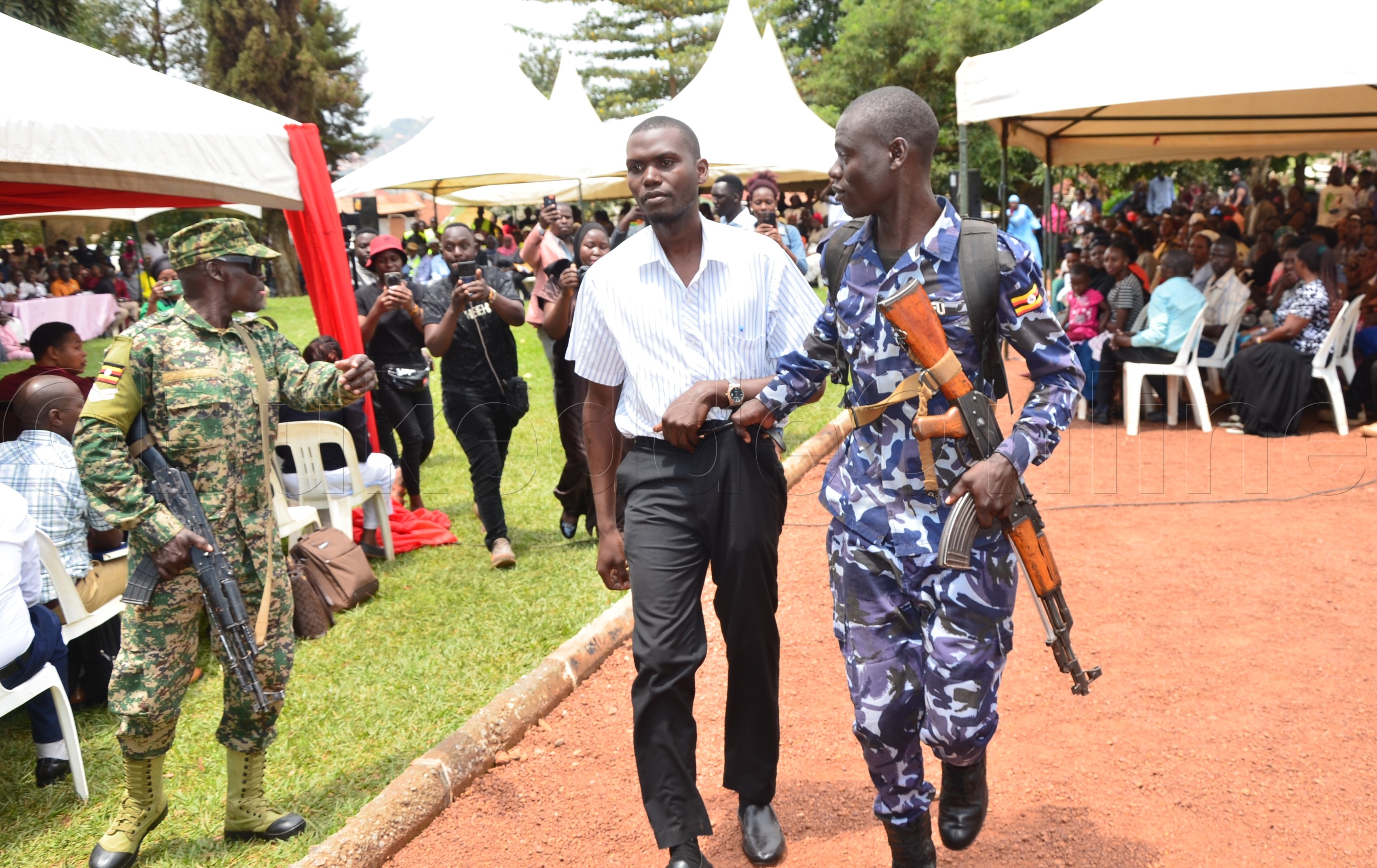 Poliisi Ng'ewabanya Nsubuga Ayongere Okunoonyerezebwako.