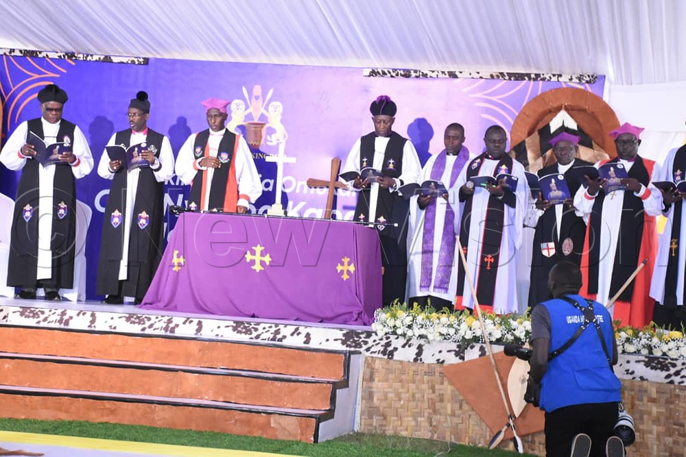 Kaziimba also appealed to the mourners, including leaders in various aspects of life, to be champions in the fight against HIV/AIDS in Tooro Kingdom and the country at large, for the nation to have health generation that will sustain long-lasting development. (Credit: Dickson Kulumba)
