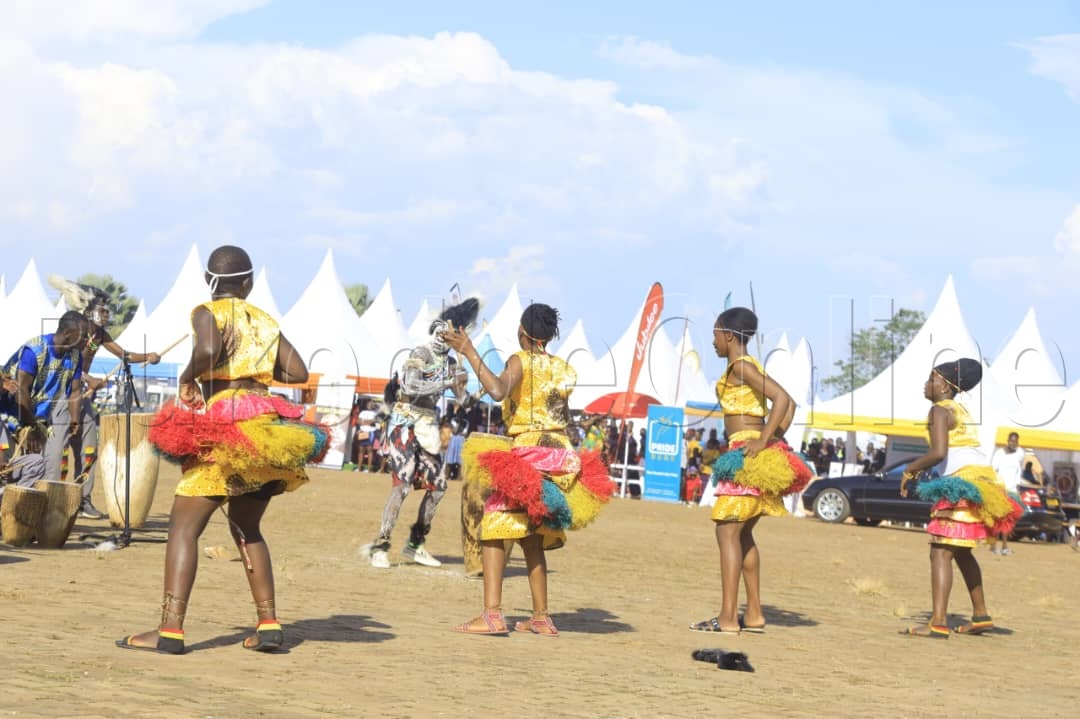 Agamu ku mazina agaayoleseddwa ku kuvvulu ky'ebyobulambuzi