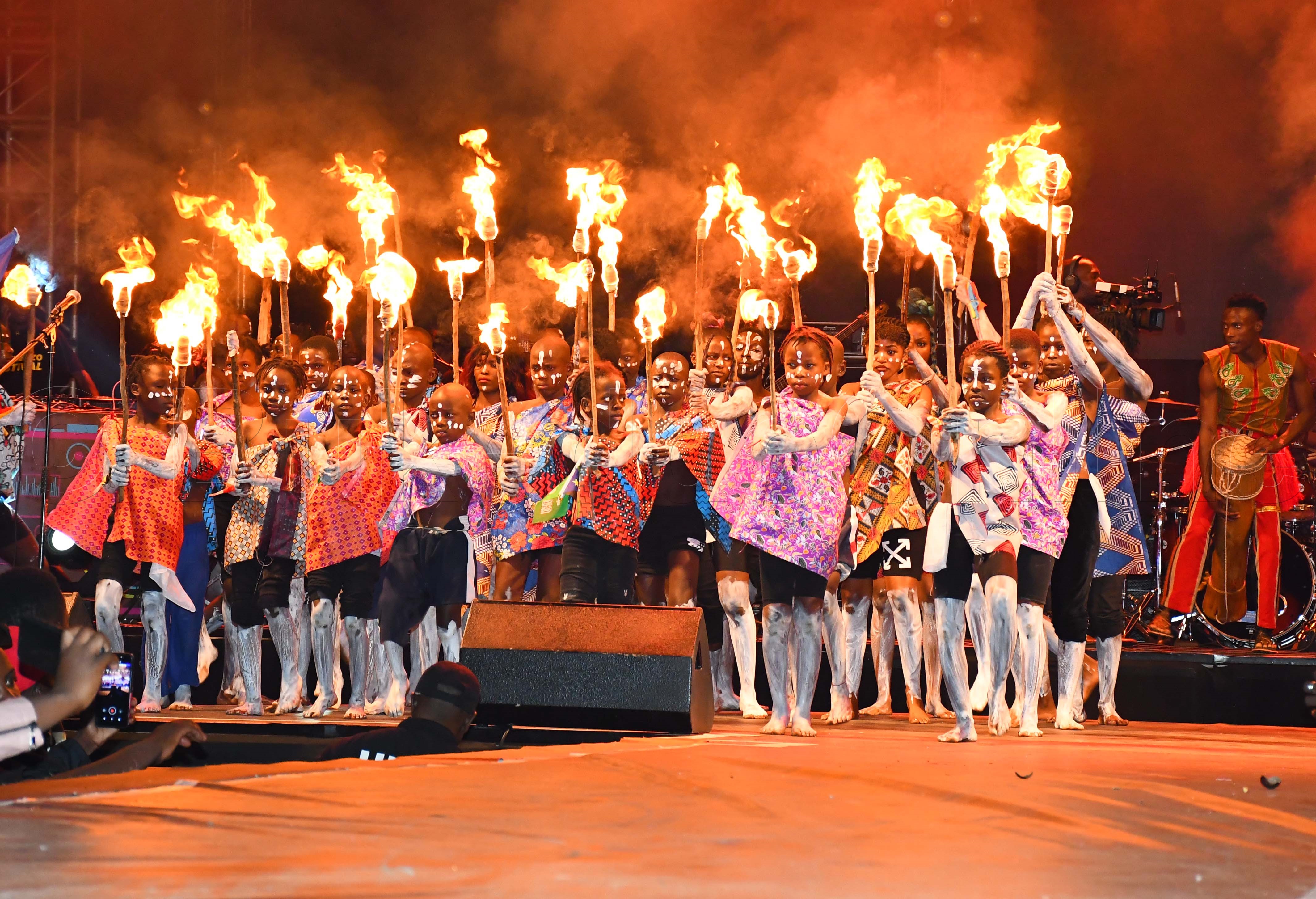 Abaana Basoose Kukola Bujogoli Bwa Muliro Nga Kenzo Tanalinya Ku Siteegi