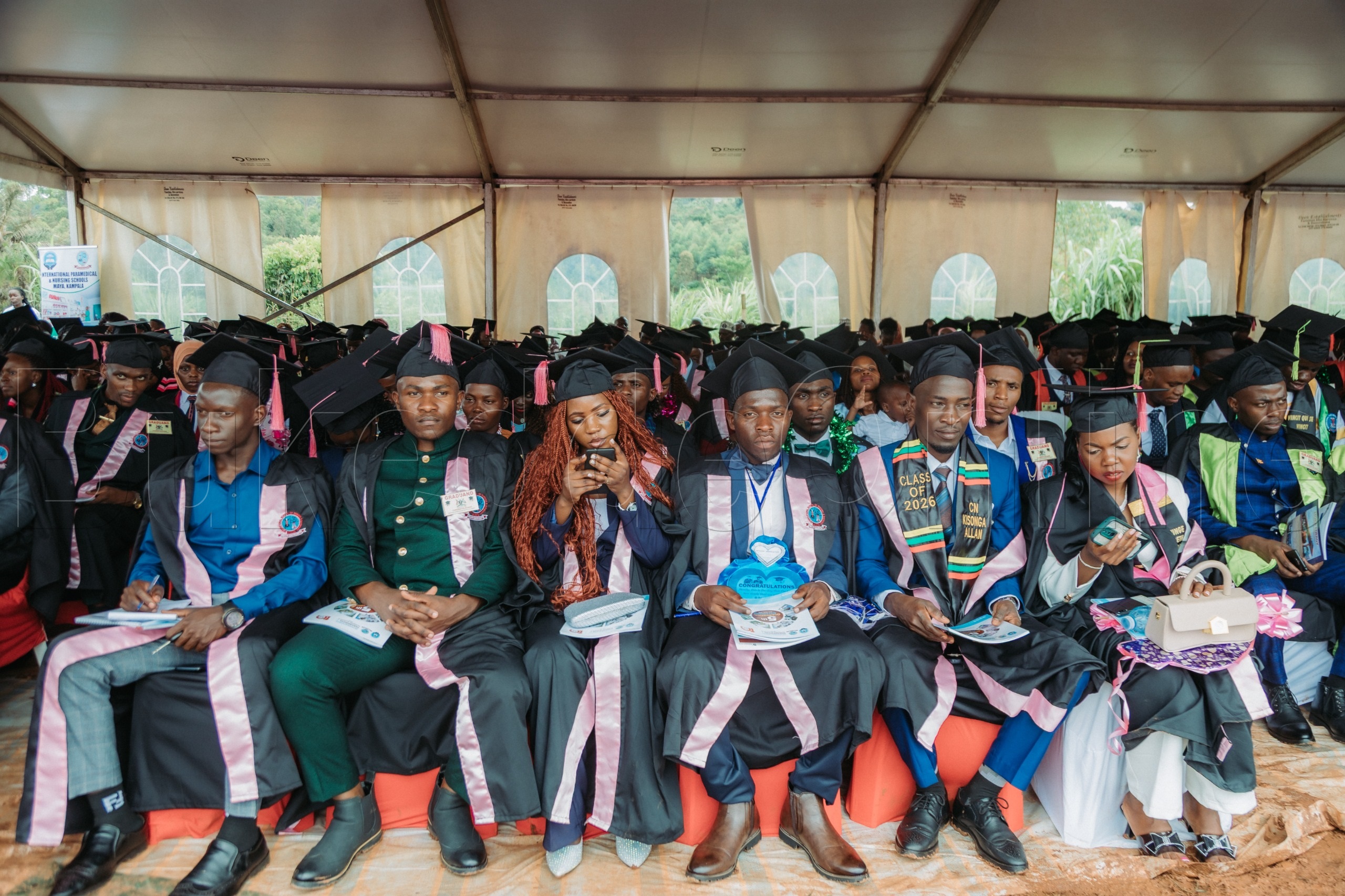 Abaana abatendekeddwa okusoma obusawo