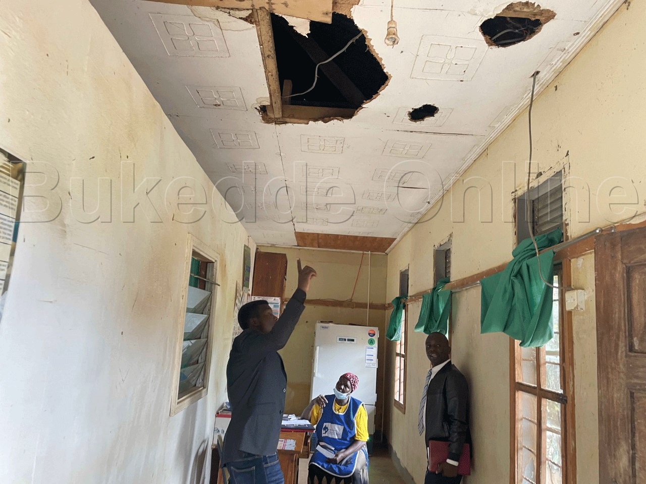 Ssentebe we Mpigi Martin Ssejjemba ng'alga ebituli ebiri mu ddwaliro
