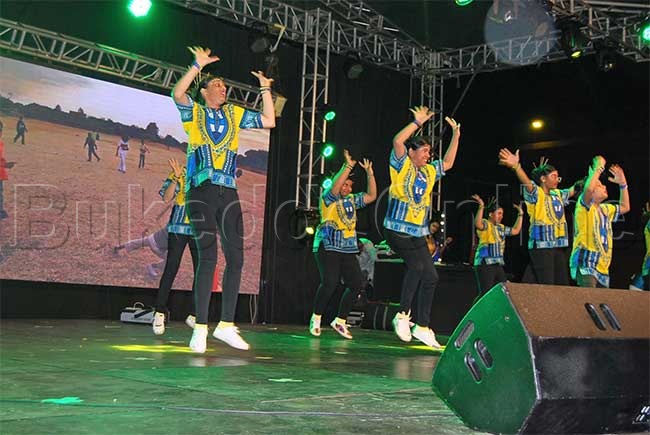 Abayindi nga bayisa ebivvulu