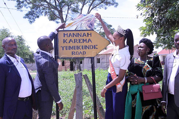 Oluguudo Lwe Baataddeko Akapande.