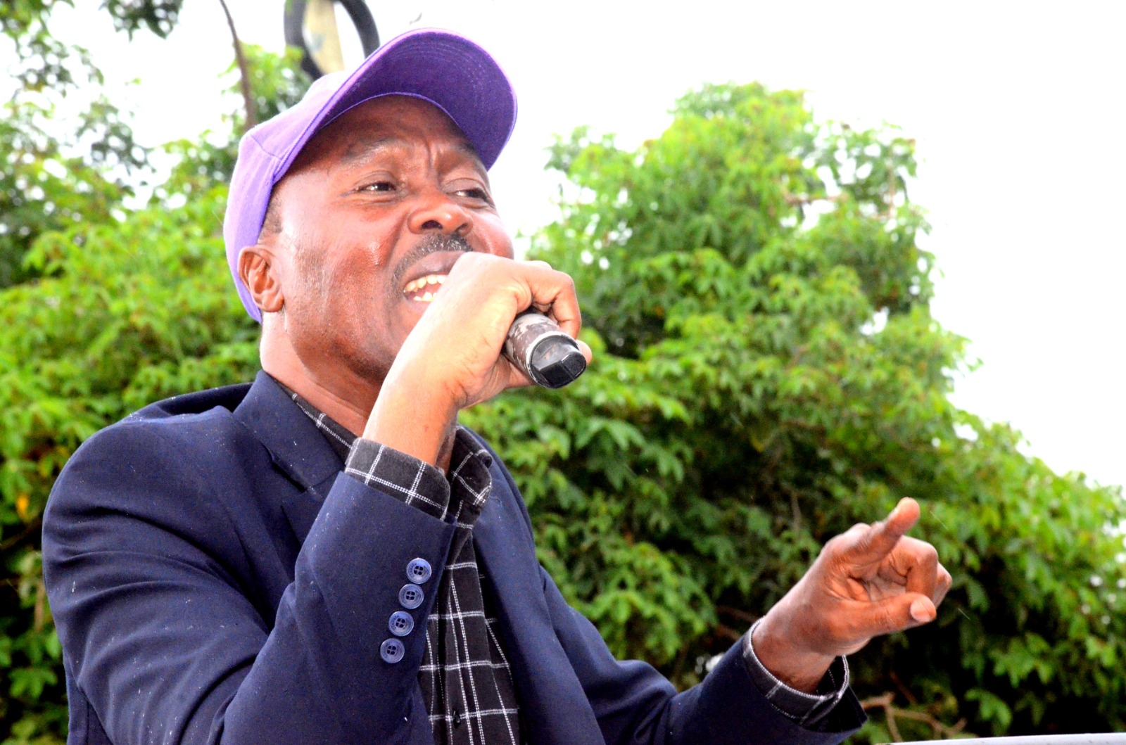 Muntu addressing voters at his campaign rally.