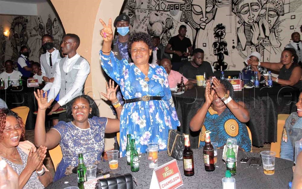 Maama wa Chameleon ng'anyumirwa endongo