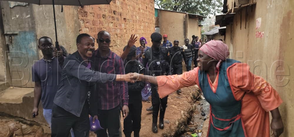 Mugish muntu ng'ali mu kisenyi