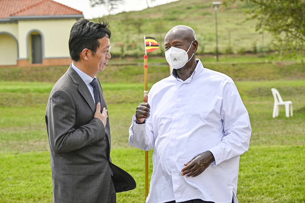 President Yoweri Kaguta Museveni with outgoing Ambassador of China to Uganda, Zhang Lizhong. (PPU)