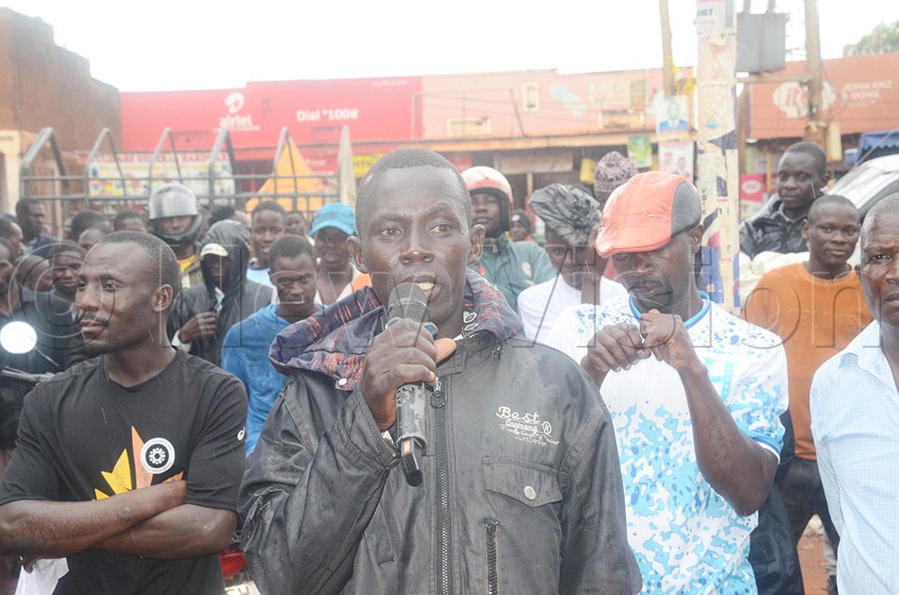 Residents having a say during the campaign trail. (Credit: Isaac Nuwagaba)