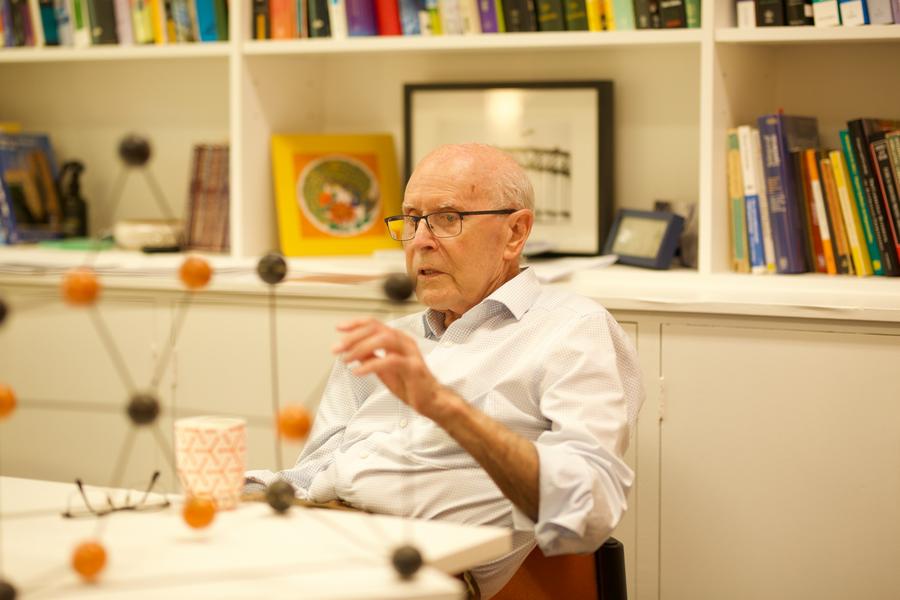 Professor Richard Robson receiving an interview with University of Melbourne media team in Melbourne, Australia. (University of Melbourne/Handout via Xinhua)