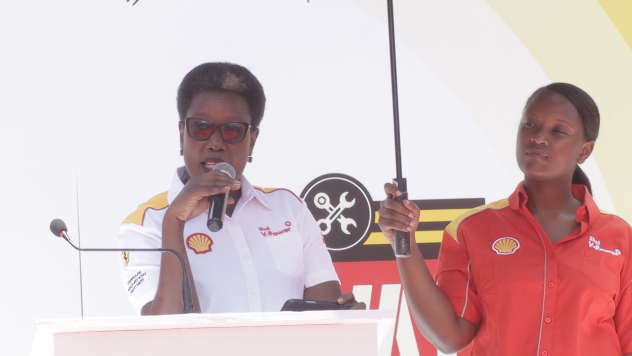 Akulira Vivo Energy Uganda Joanita Mukasa Menya bwe yabadde ayogerako eri abantu