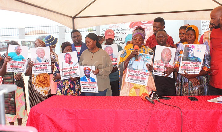 Kyagulanyi Ng'ali Wamu N'abakyala N'abenganda Z'abo Abagambibwa Okubuzibwawo