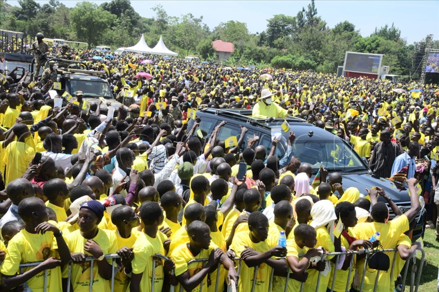 NRM supporters welcome President Yoweri Museveni as he arrived for his mega rally at BKC Demo Primary School grounds in Ngora district. (All Photos by Eddie Ssejjoba)