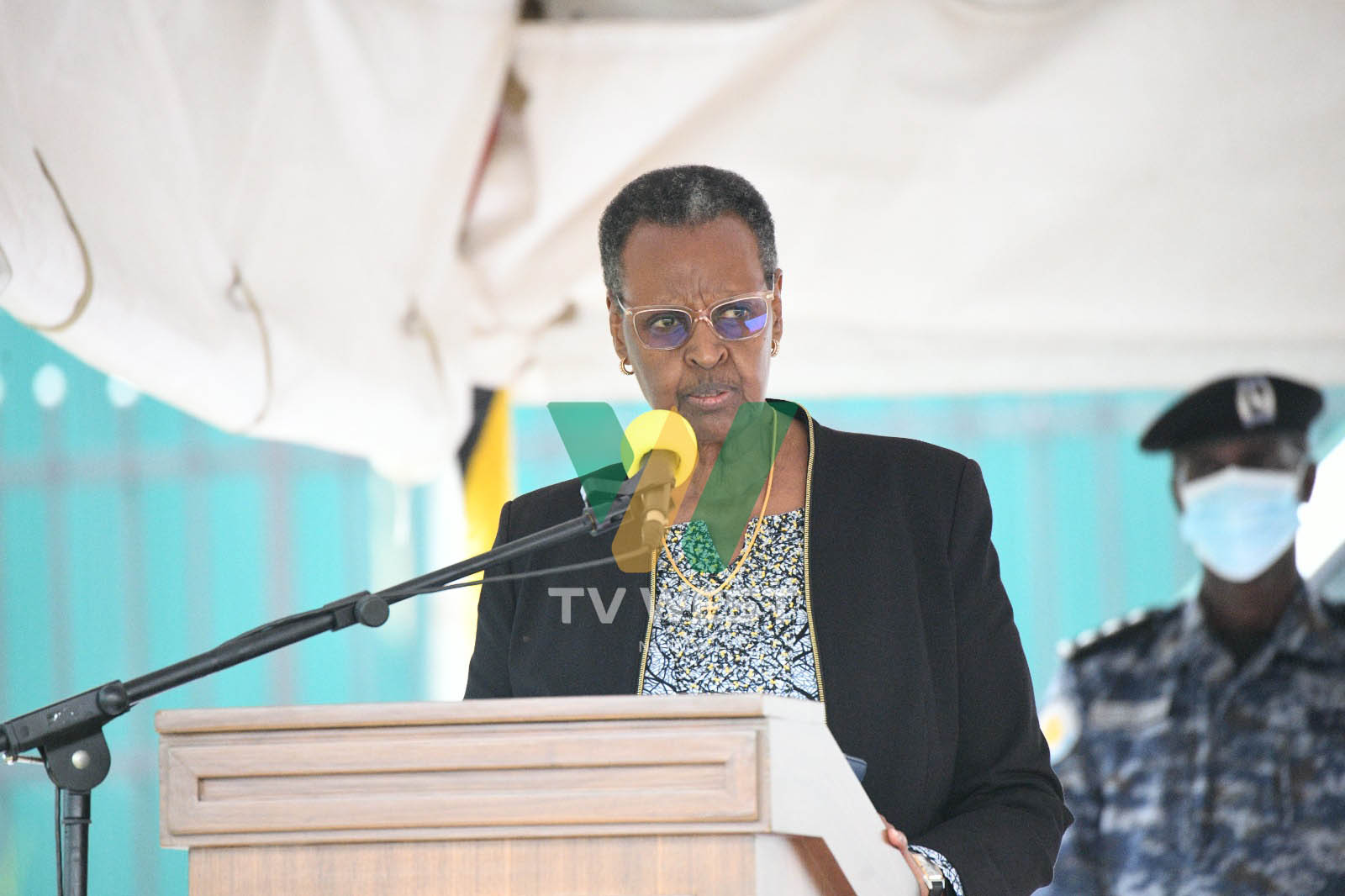 Hon Janet Museveni, arikugamba ahakutongoza kwa Firimu ya Yesu eriizooba. PHOTO: MARIA WAMALA