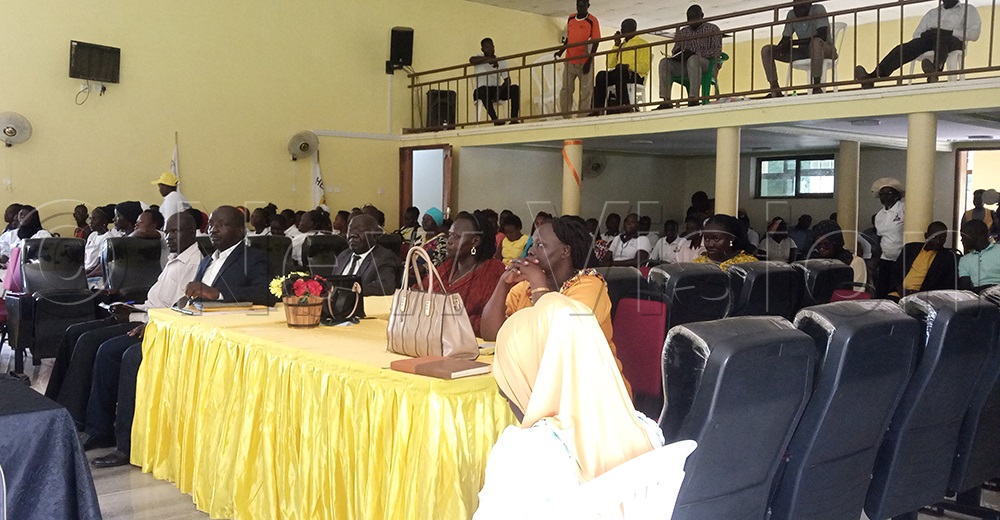 Political supporters, civil servants, religious and cultural leaders, security personnel and members of the public during the meeting. (Credit: Doreen Tasia)