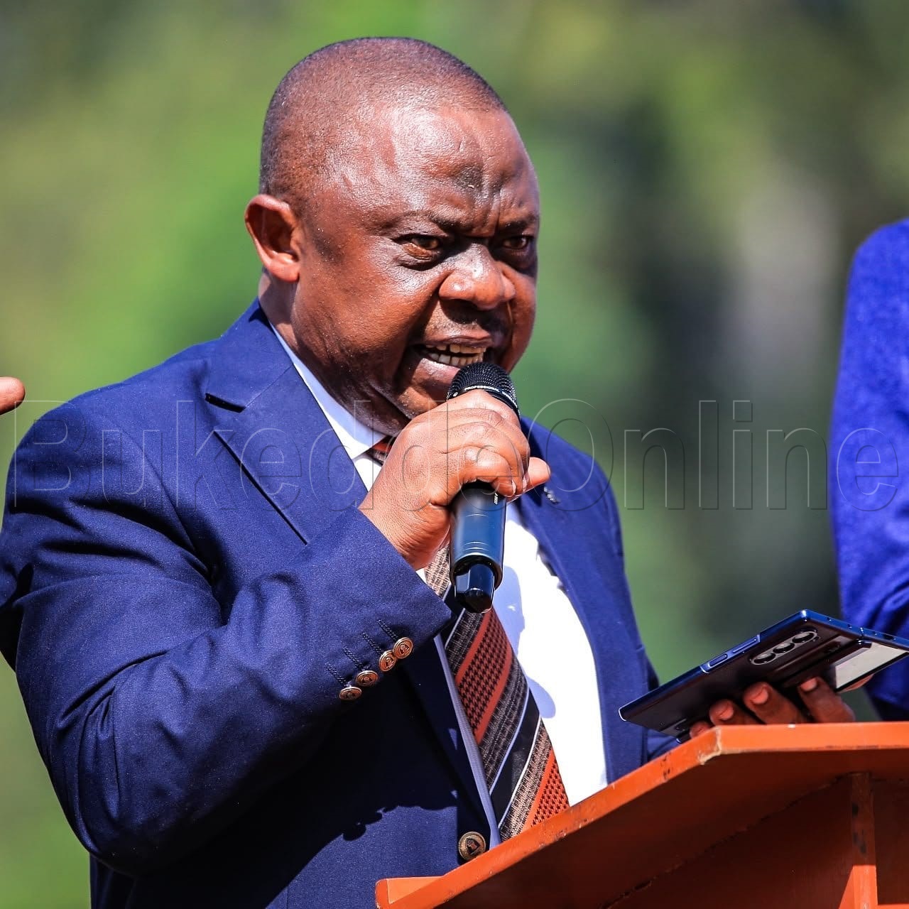 Justus Mugisha ng'ayogera