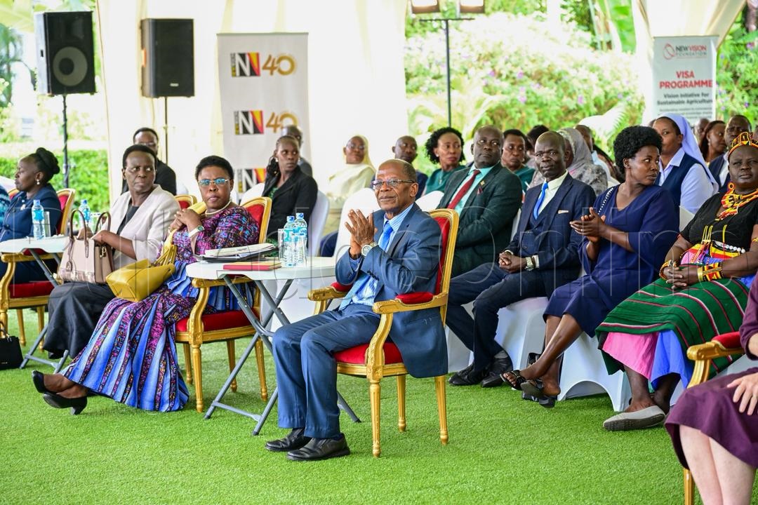 Okusiima abasomesa mu STate House