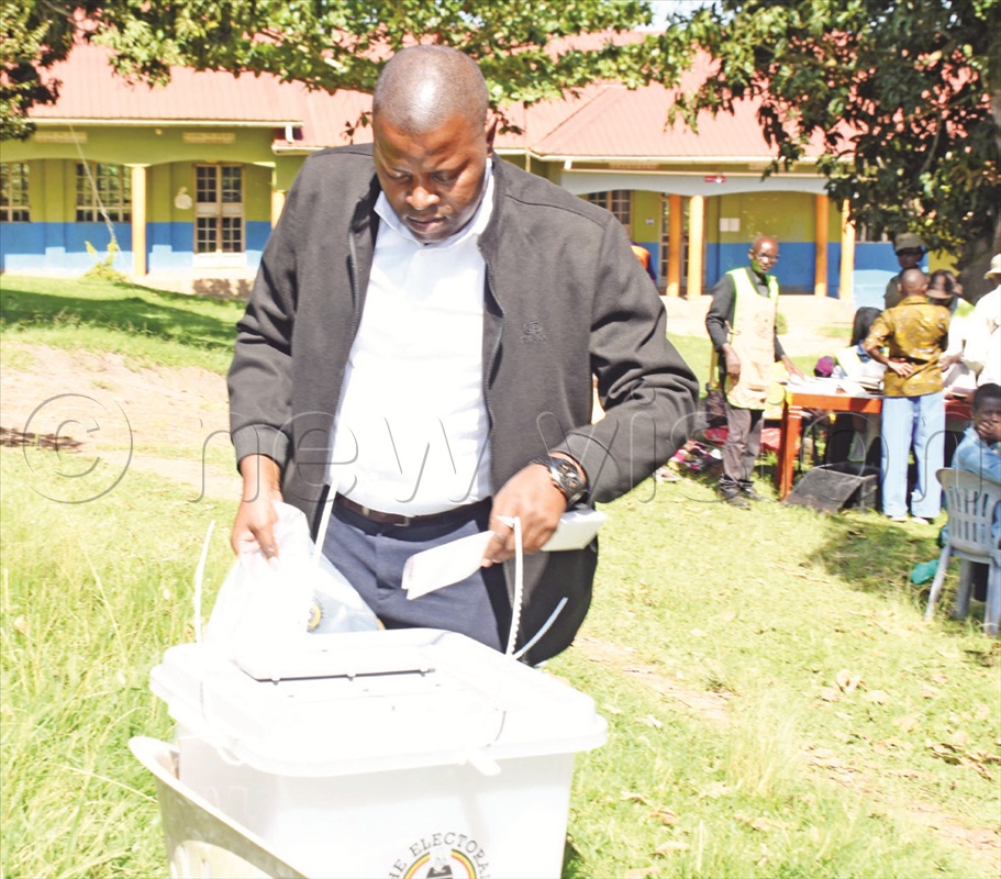 Kasibante casting his vote at Kiwandu  in Kakindu sub-county, Mityana district