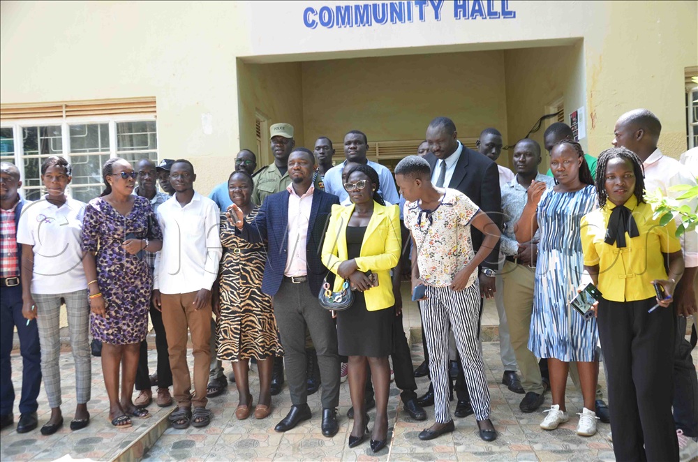 Journalists in a group photo after the engagement.