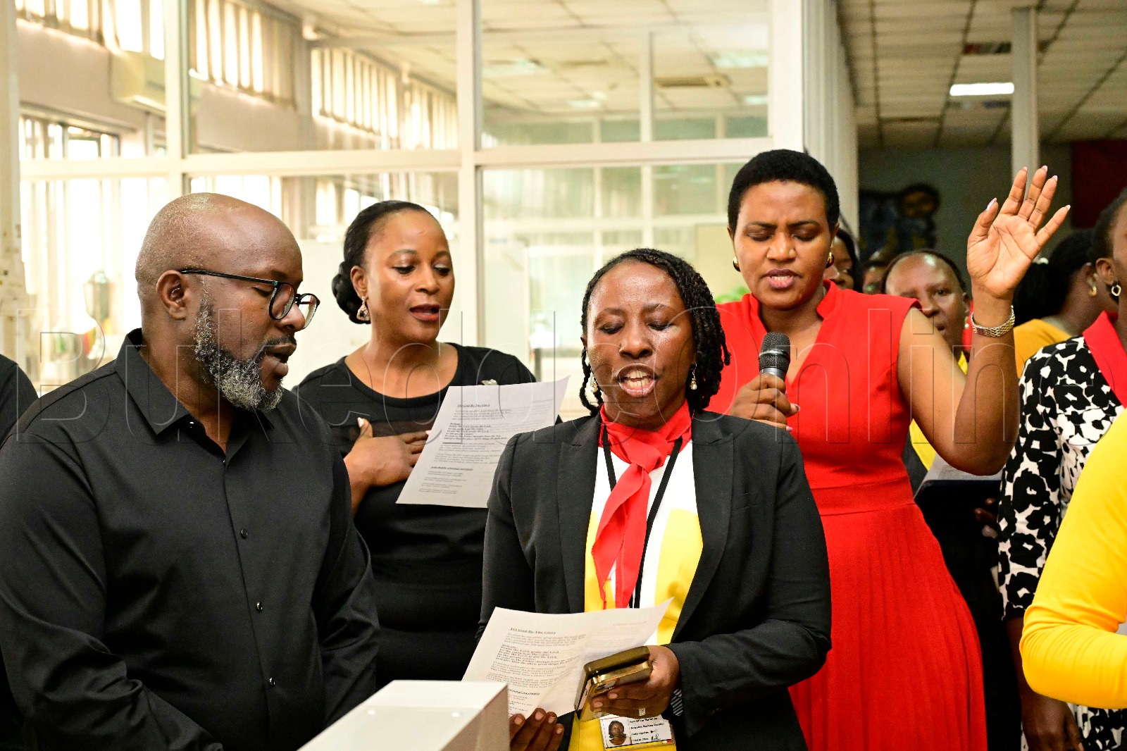 Abakozi ba New Vision nga bali mu kusaba okw'okujaguza emyaka 40