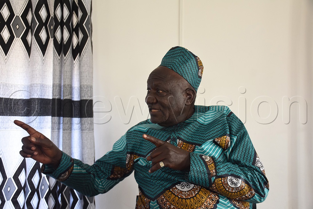  Rwot Martin Otinga Atuka Otto Yai, the Deputy Acoli Paramount Chief, speaking during the sensitisation meeting. (Photo by Dennis Ojwee)