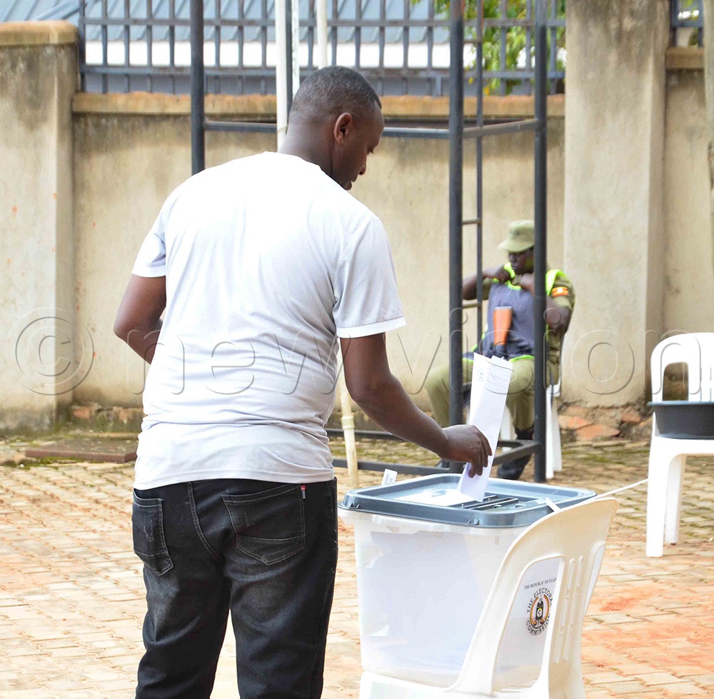 A non-unionized worker casting his vote. (Photo by Peter Ssaava)