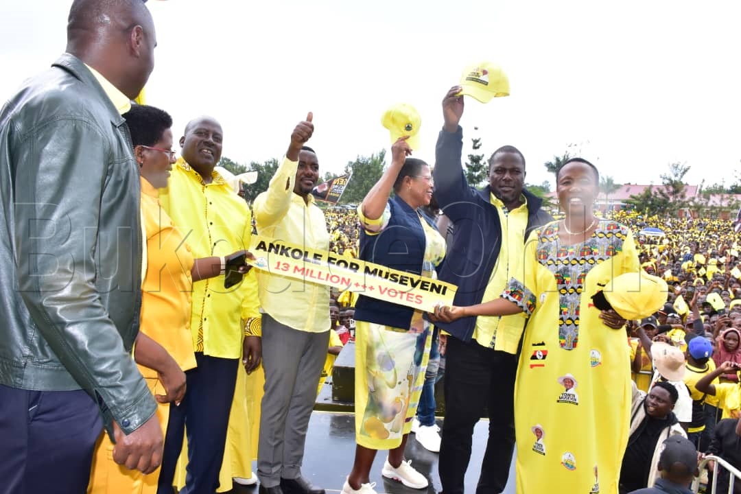 Abakulembeze ba NRM nga balinze pulezidenti Museveni e Ntungamo