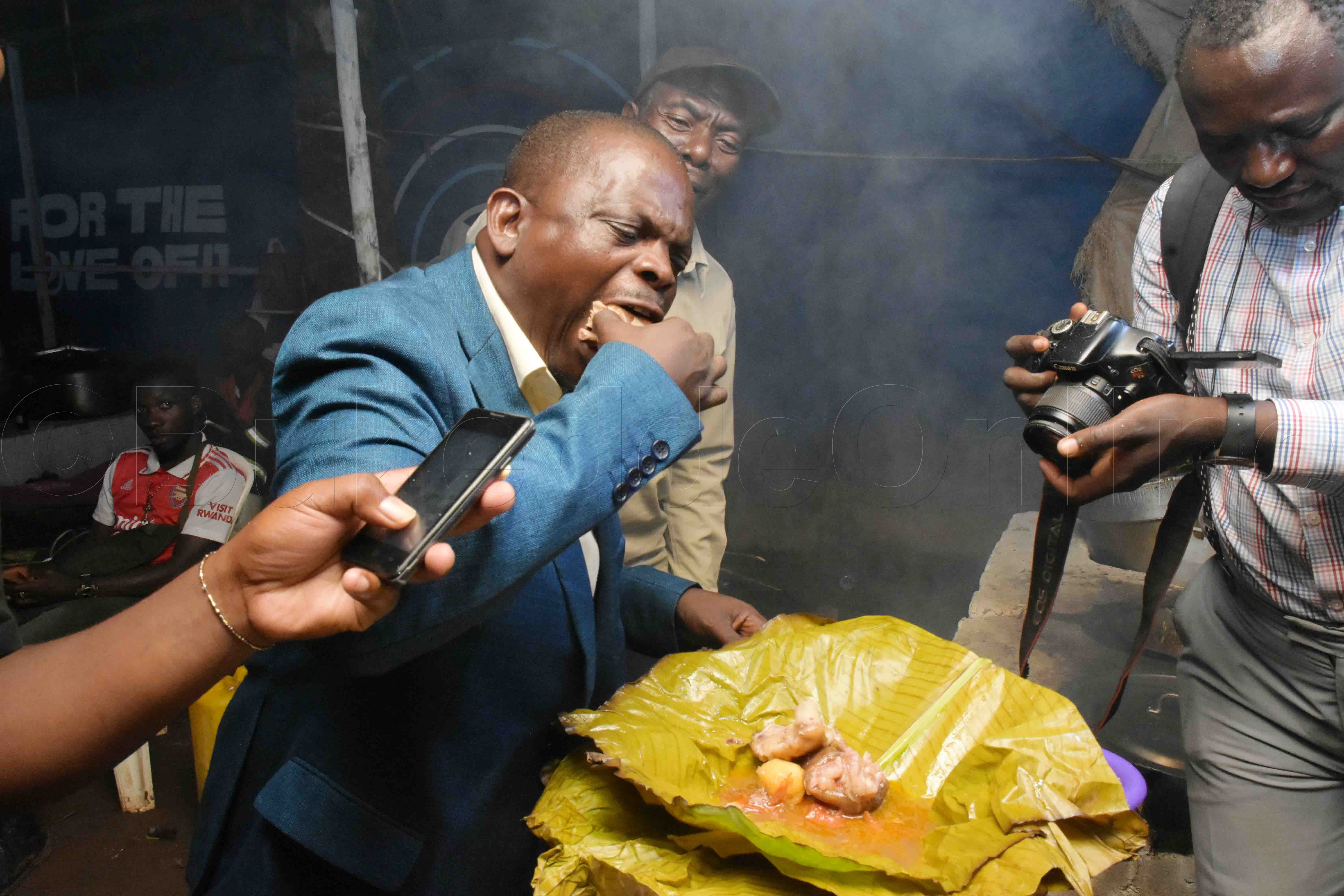 Kayibanda Ku Kifi ky'ey'oluwombo.