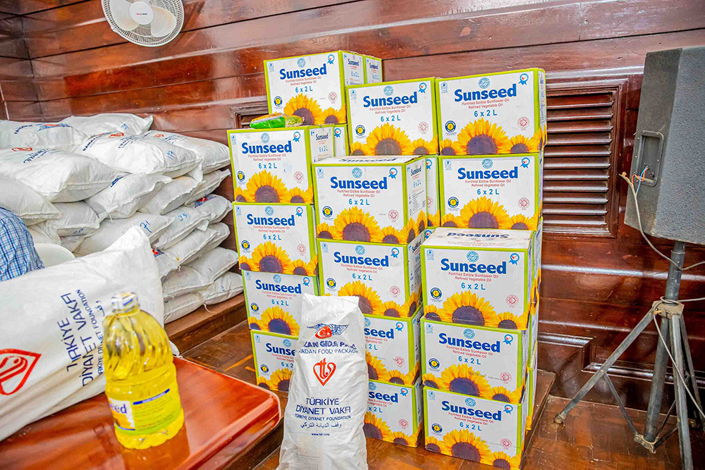 The Turkish Embassy in Uganda has donated 250 food packages, also known as Iftar, to Kampala Capital City Authority (KCCA) fasting staff.(Courtesy photo)