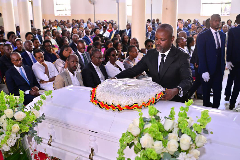 Deputy Speaker of Parliament Thomas Tayebwa laying a wreath. (Courtesy photo)