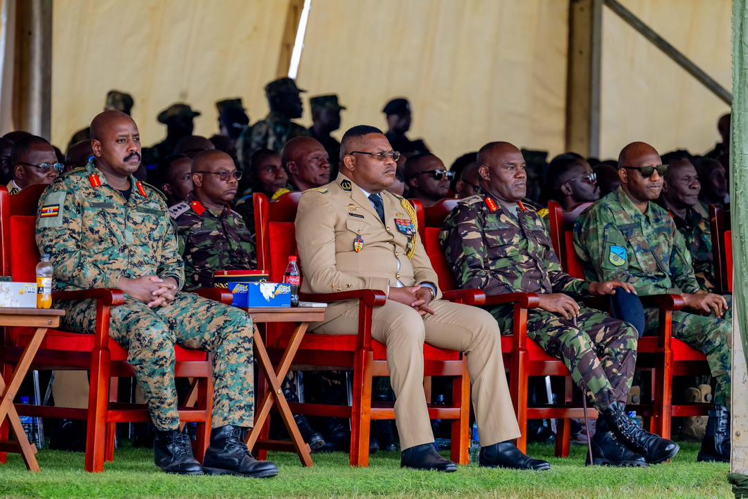 UPDF yaraganisa okushagika n'okugumizamu nibaheereza President Museveni...(PPU Photo)