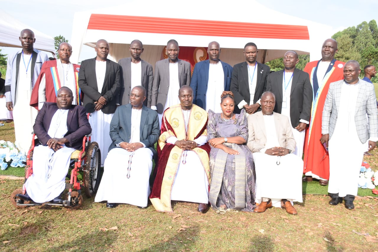 Minisita Wamala n'abekika ky'Engo