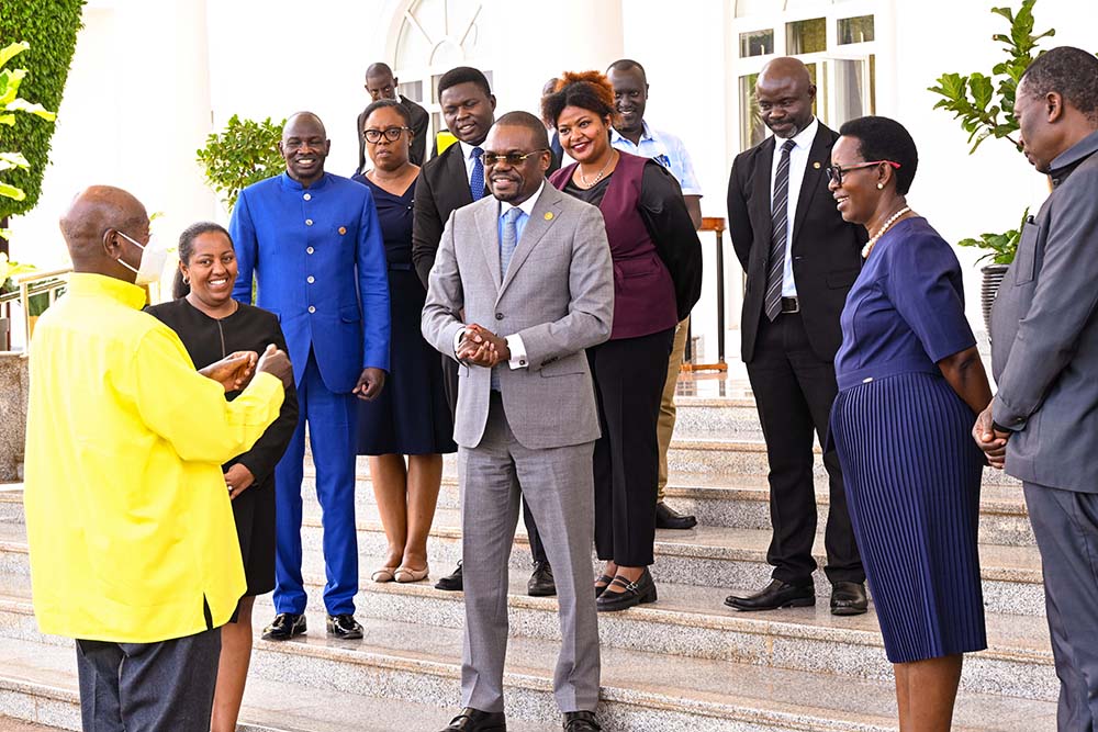  President Museveni interacts with the CDC Director General of Africa Dr. Jean Kaseya (C) and his delegation during a meeting at State House Entebbe on Friday. (2nd R) is Ministry of Health PS Dr Diana Atwine.