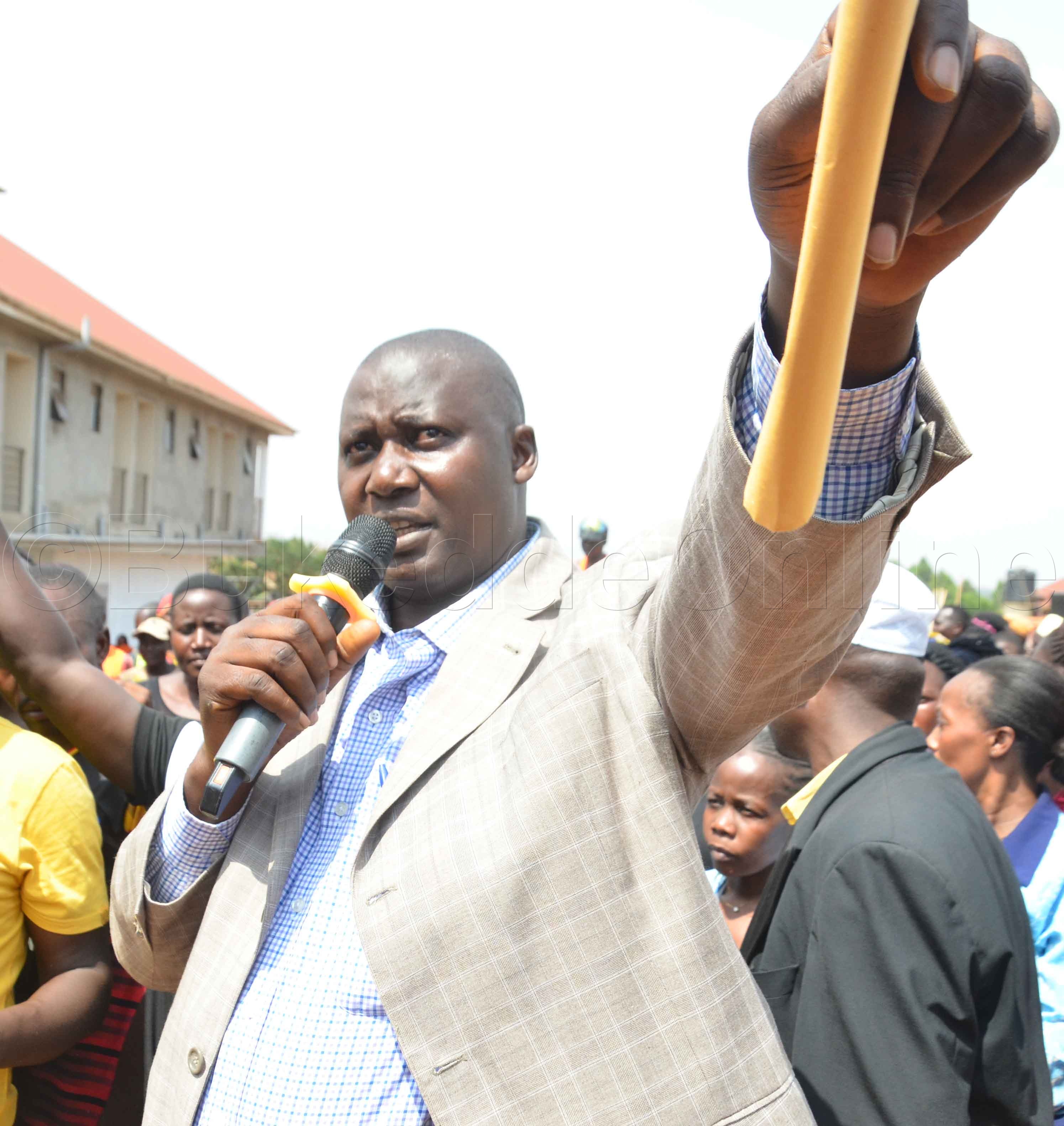Mabanja ng'annyonnyola.